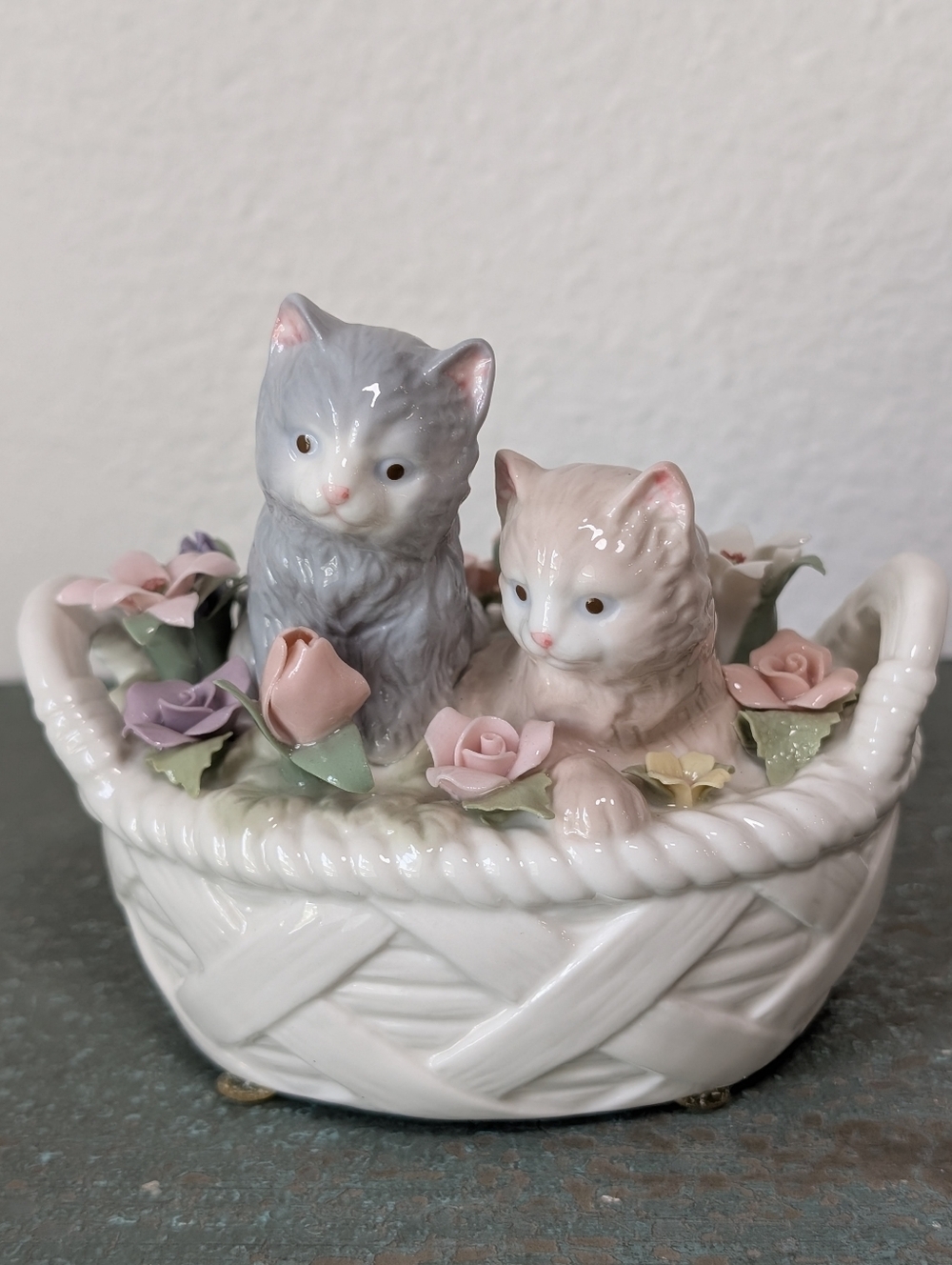 San Francisco Music Box Company Anna Rosa Collection Cats Flower Basket Musical